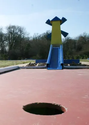 parcours mini golf à Cosnes-sur-Loire dans la Nièvre 58