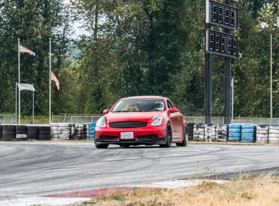 journée d'éssai libre avant compétition sur circuit auto à Cosne-sur-Loire dans la Nièvre 58